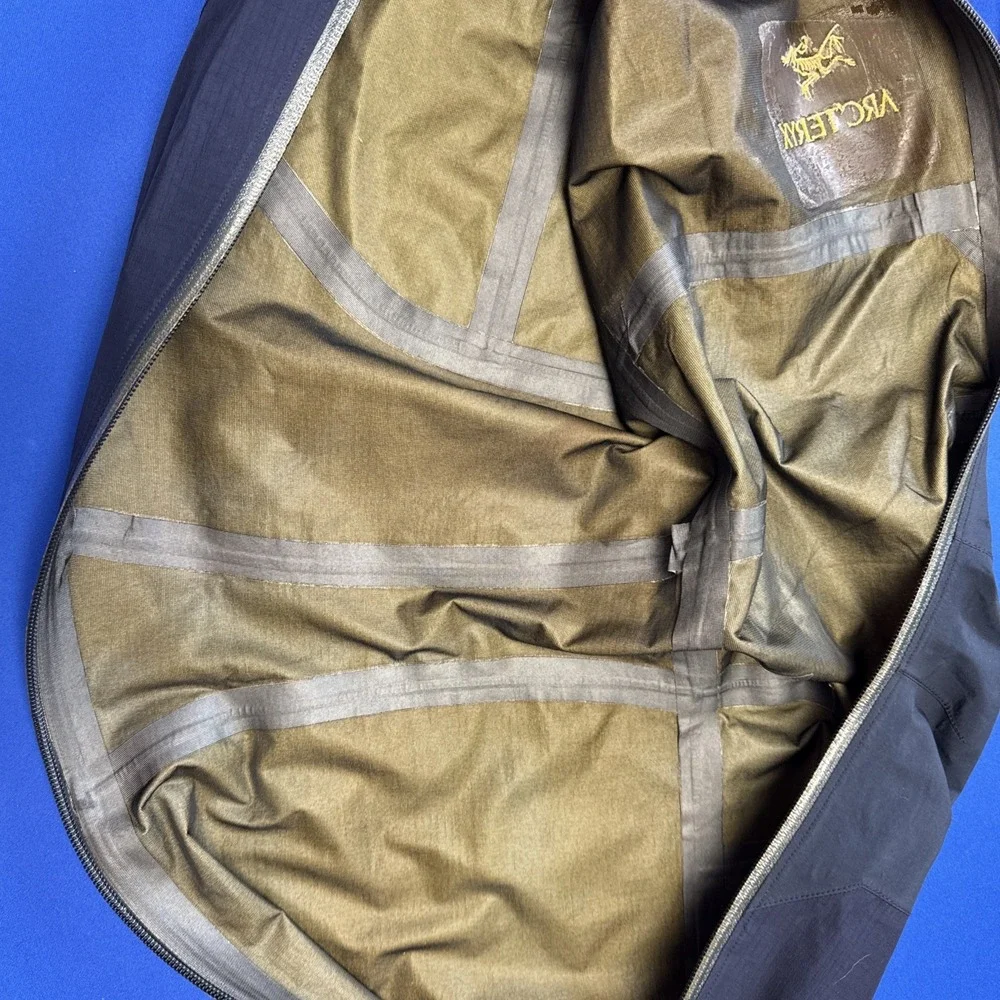 Arc'teryx Theta SV Bib Men's Bibs GTX Ski Pants Navy Size Mens M Canada 1997